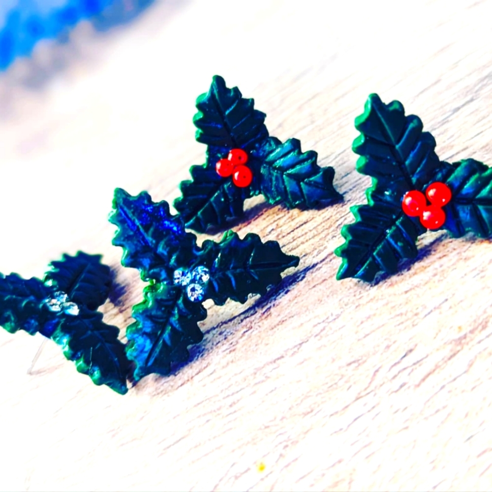 Holly leaf earrings